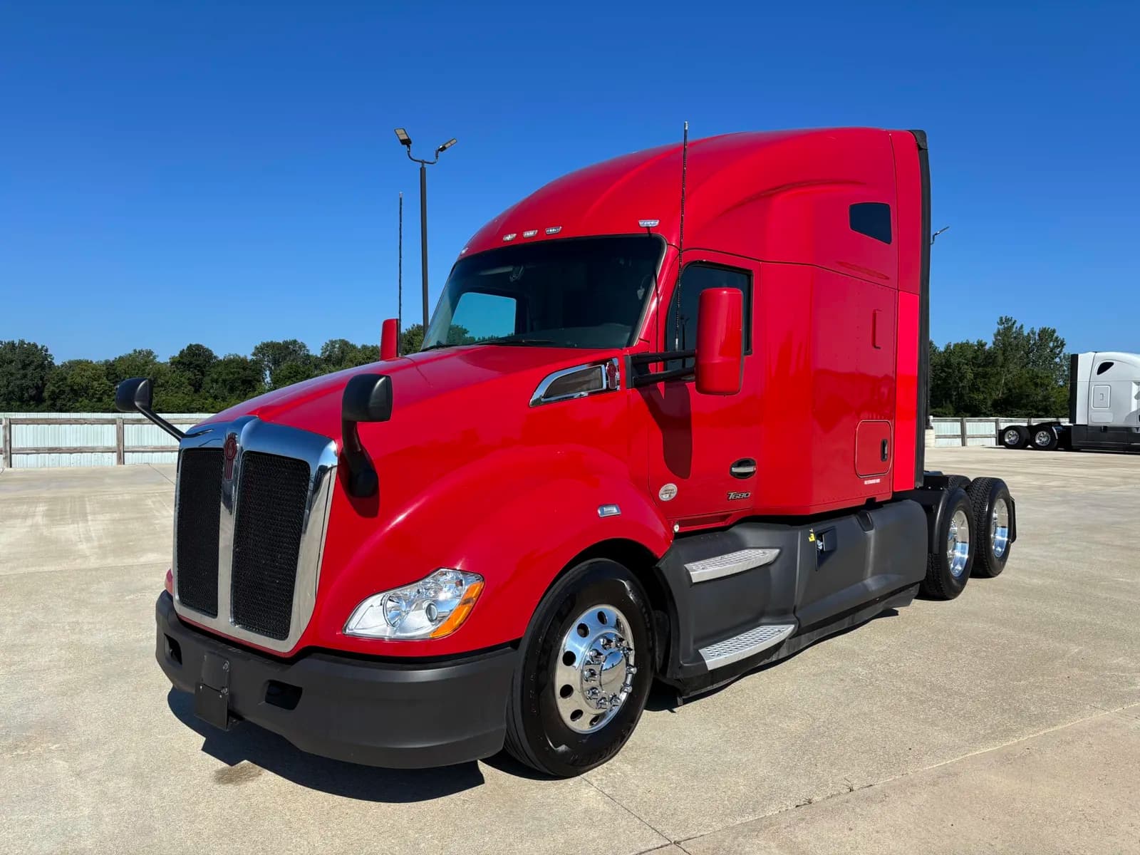 2022 Kenworth T680 - Sleeper