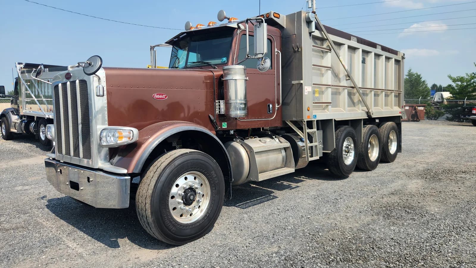 2023 PETERBILT 389