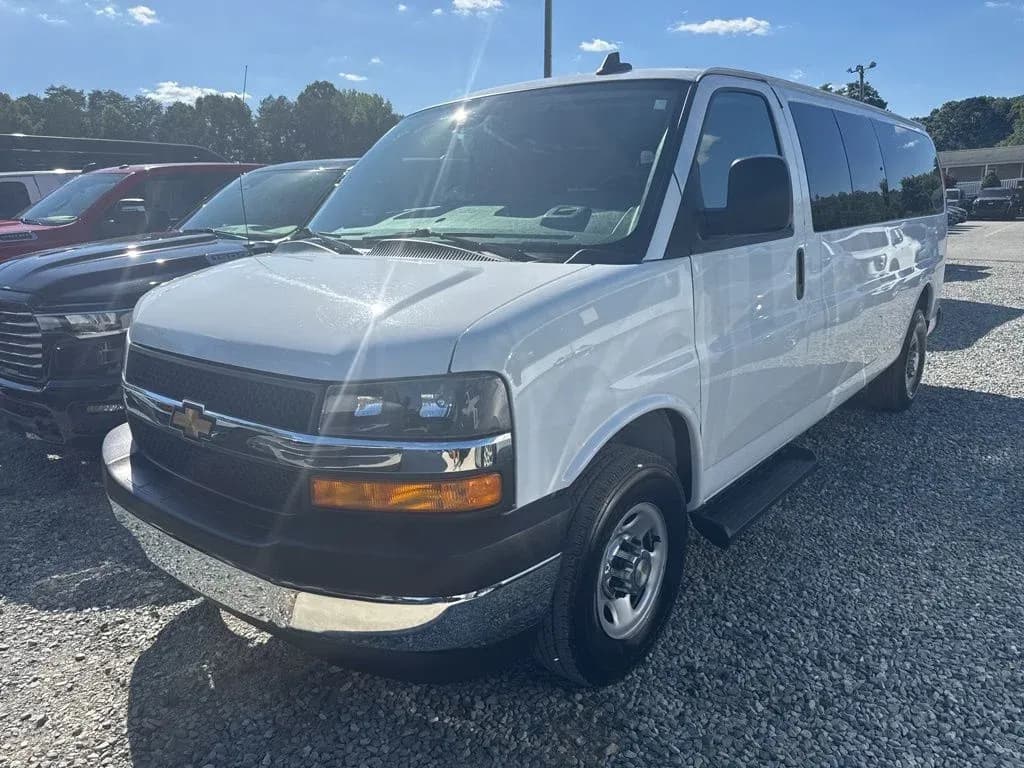 2025 Chevrolet Express 3500 - Vans