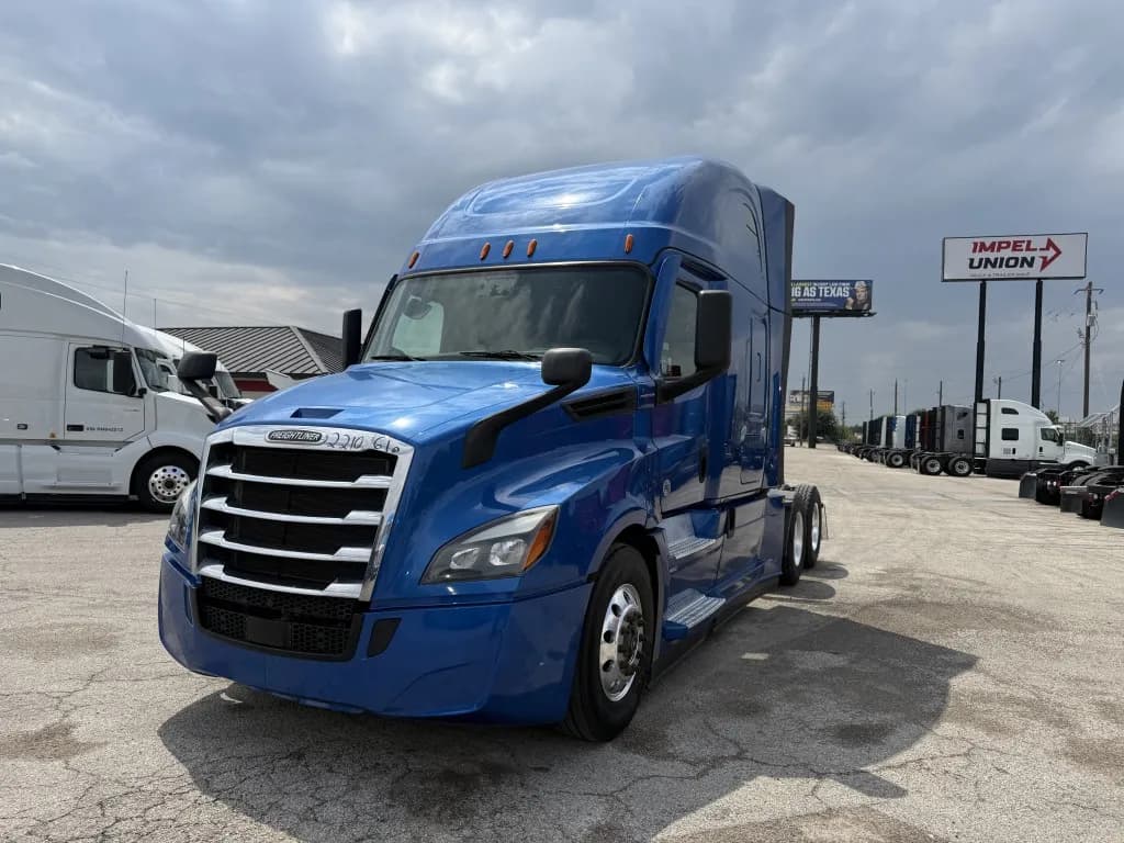 2022 Freightliner Cascadia - Sleeper