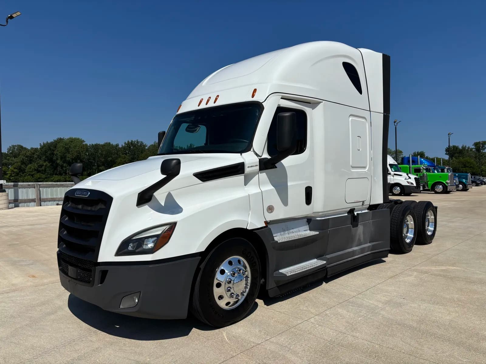 2021 Freightliner Cascadia - Sleeper