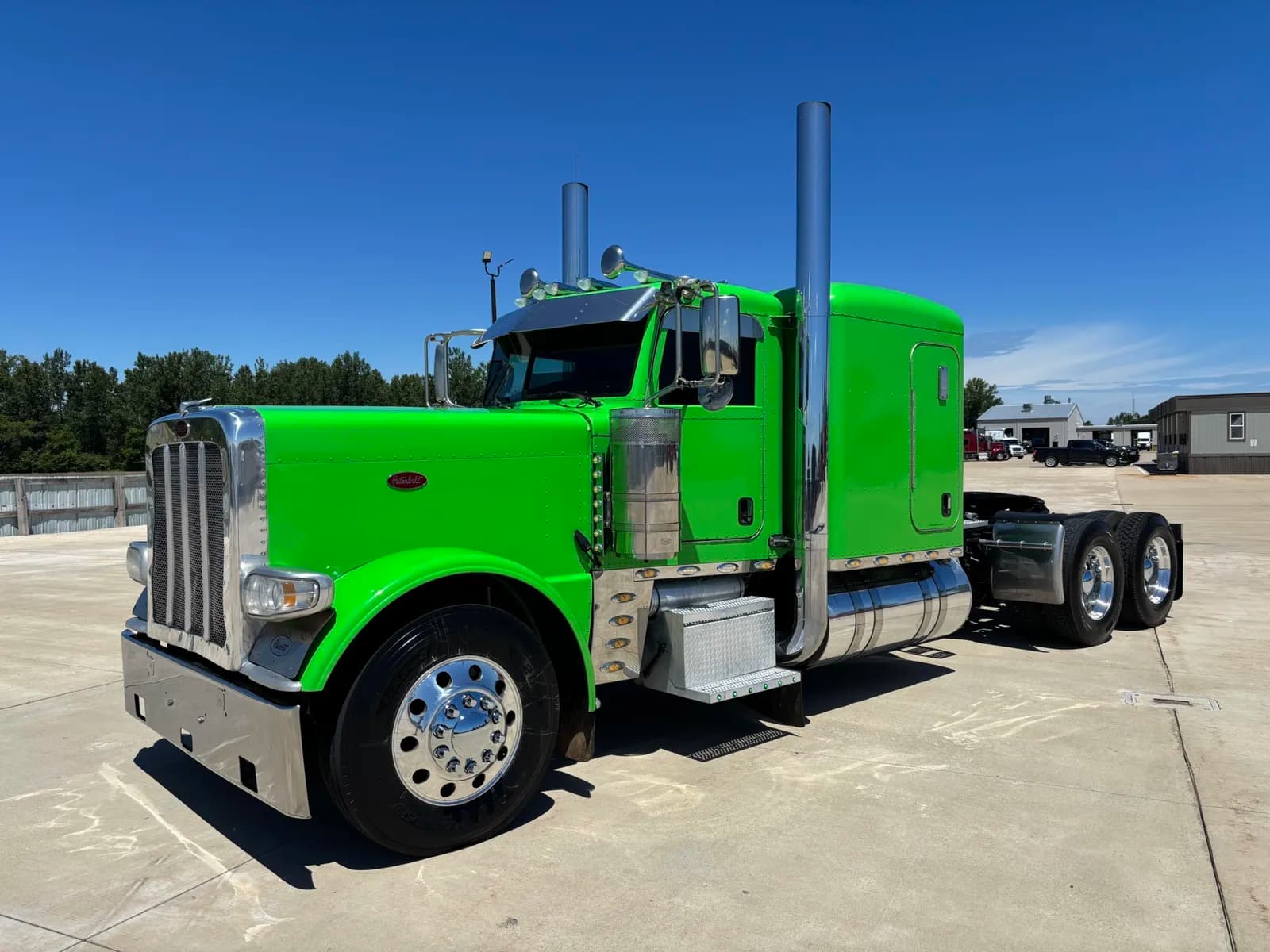 2014 Peterbilt 389 Glider - Glider Kit Trucks