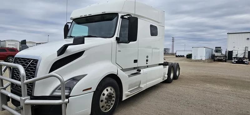 2022 Volvo VNL64T740