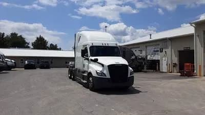 2022 Freightliner Cascadia - Sleeper