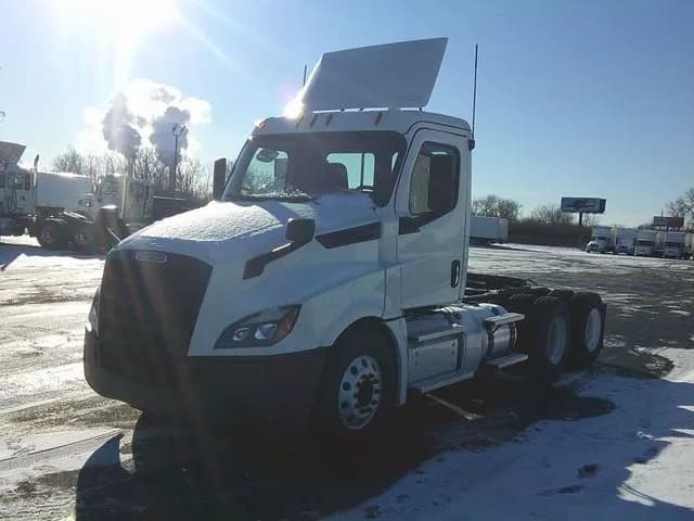 2020 Freightliner PT126DC 2020 - Day Cab