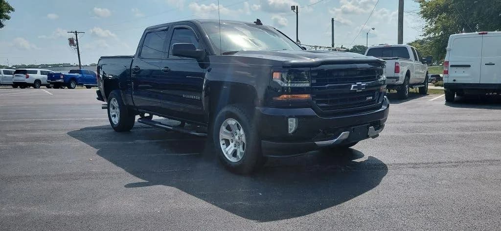 2017 Chevrolet Silverado 1500 LT Crew Cab - Pickup