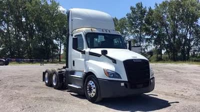 2020 Freightliner Cascadia - Day Cab