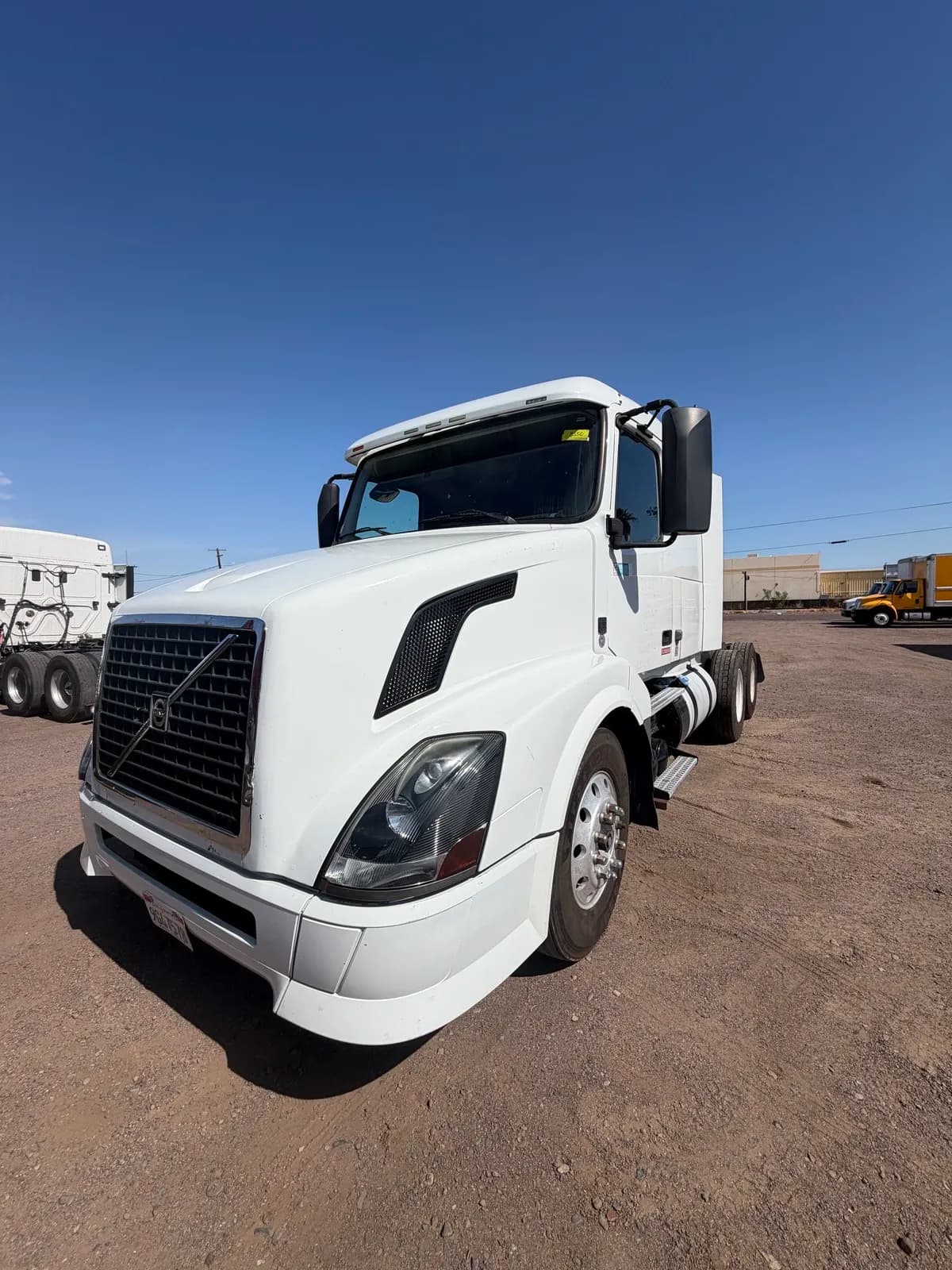 2013 VOLVO TRUCK VNL