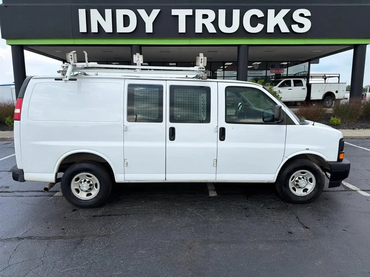 2017 Chevrolet Express - Vans