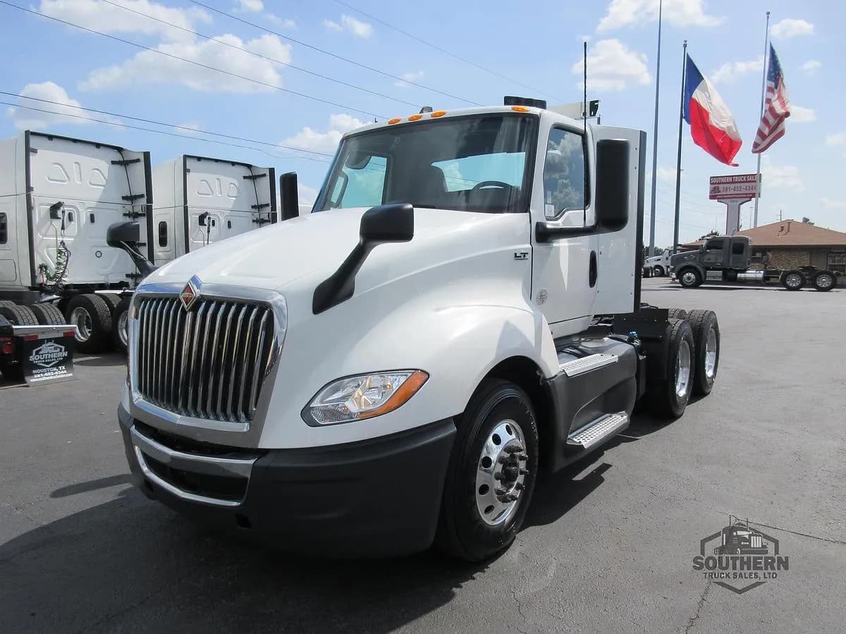 2021 International LT - Day Cab