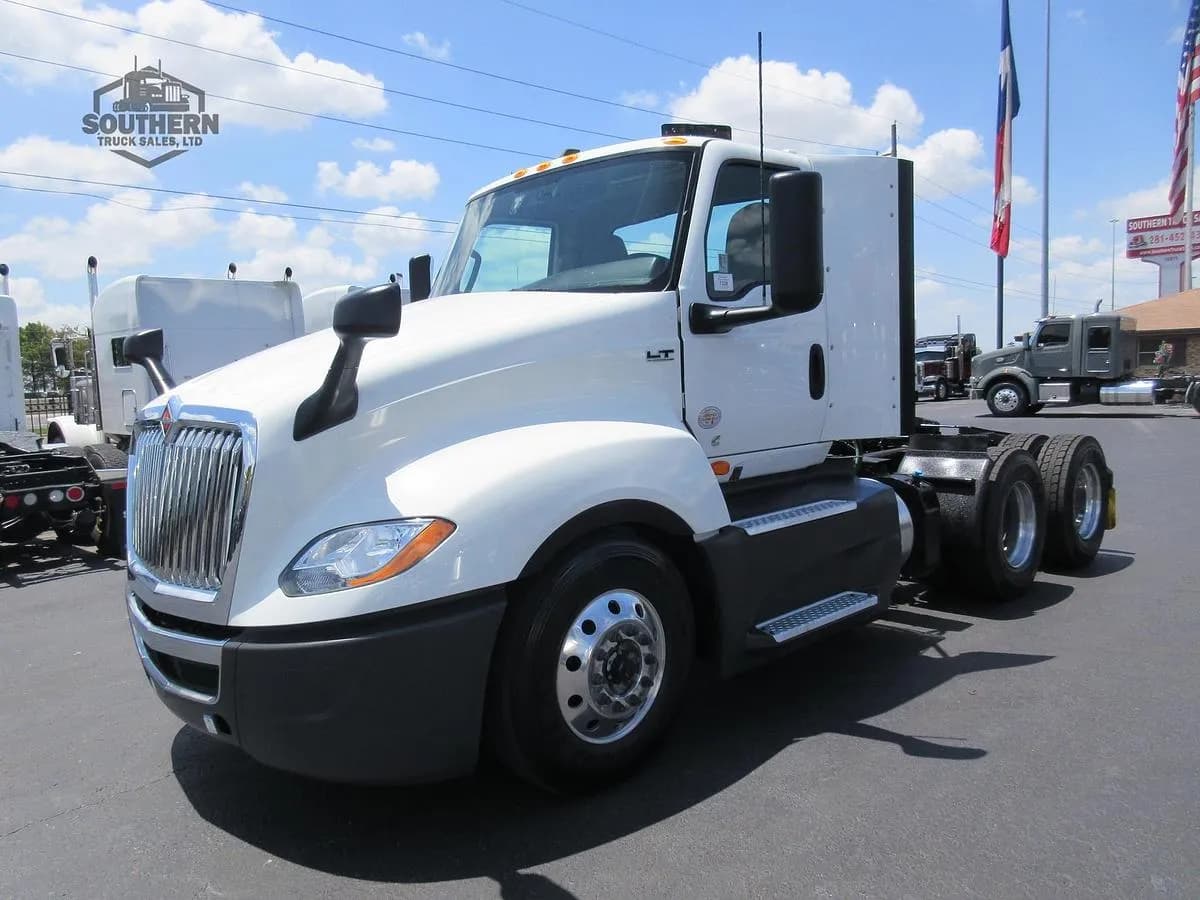 2021 International LT - Day Cab