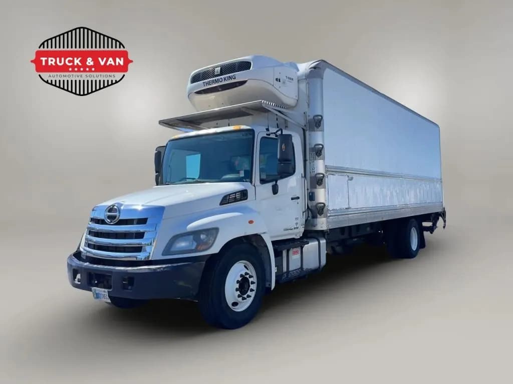 2020 HINO Conventional Type Truck - Vans