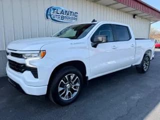 2024 Chevrolet SILVERADO 1500 CREW CAB