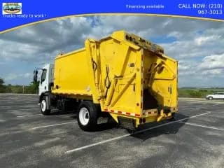 2017 Peterbilt 220 - Garbage