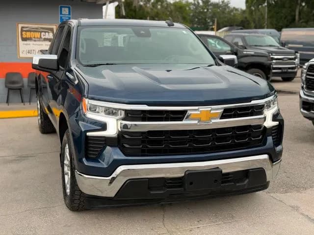 2023 Chevrolet SILVERADO 1500 CREW CAB - Pickup
