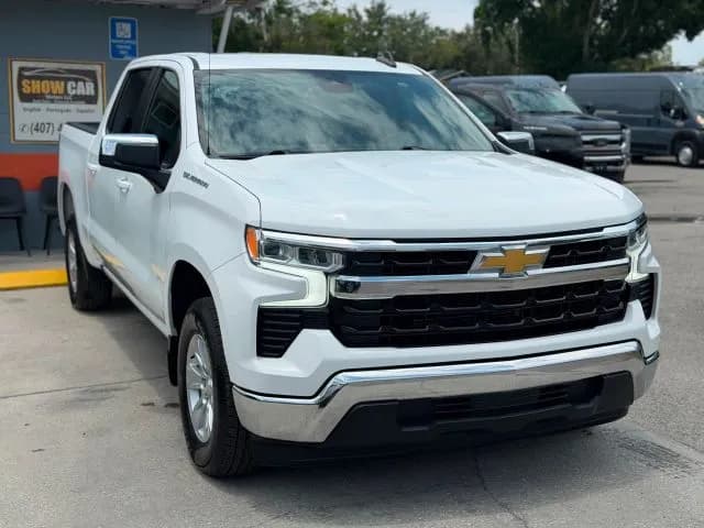 2022 Chevrolet SILVERADO 1500 CREW CAB - Pickup
