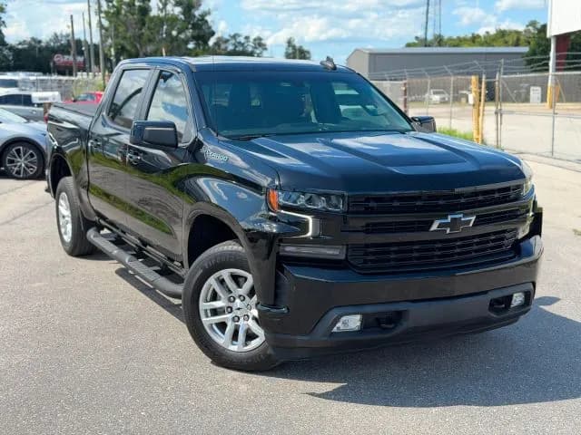 2021 Chevrolet SILVERADO 1500 CREW CAB - Pickup