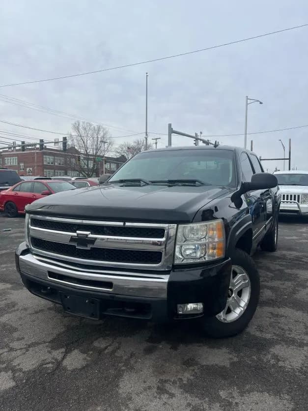 2011 Chevrolet SILVERADO 1500 CREW CAB - Pickup