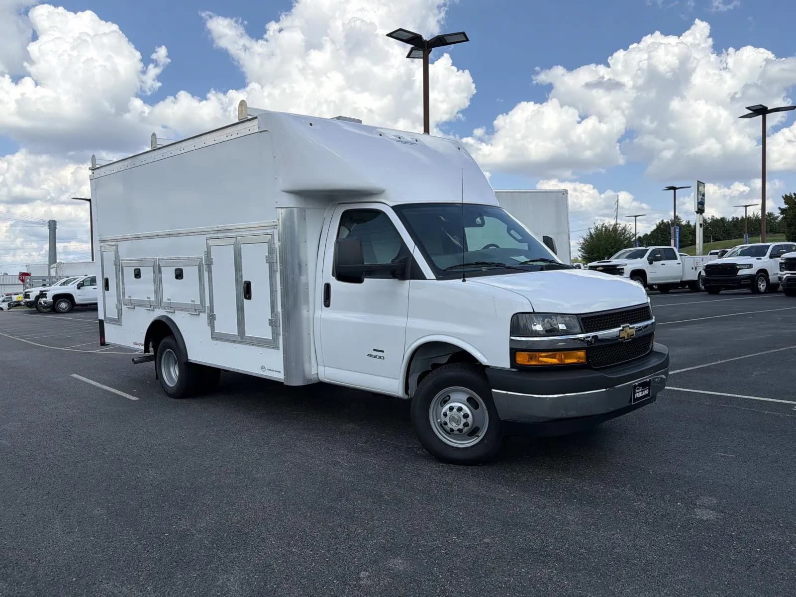 2026 Chevrolet Express 4500 - Box