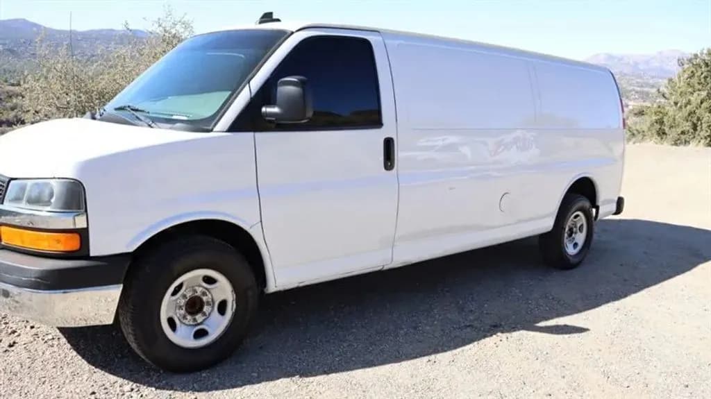 2018 Chevrolet EXPRESS 3500 CARGO - Vans