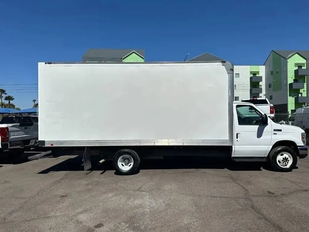 2015 Ford E350 - Box