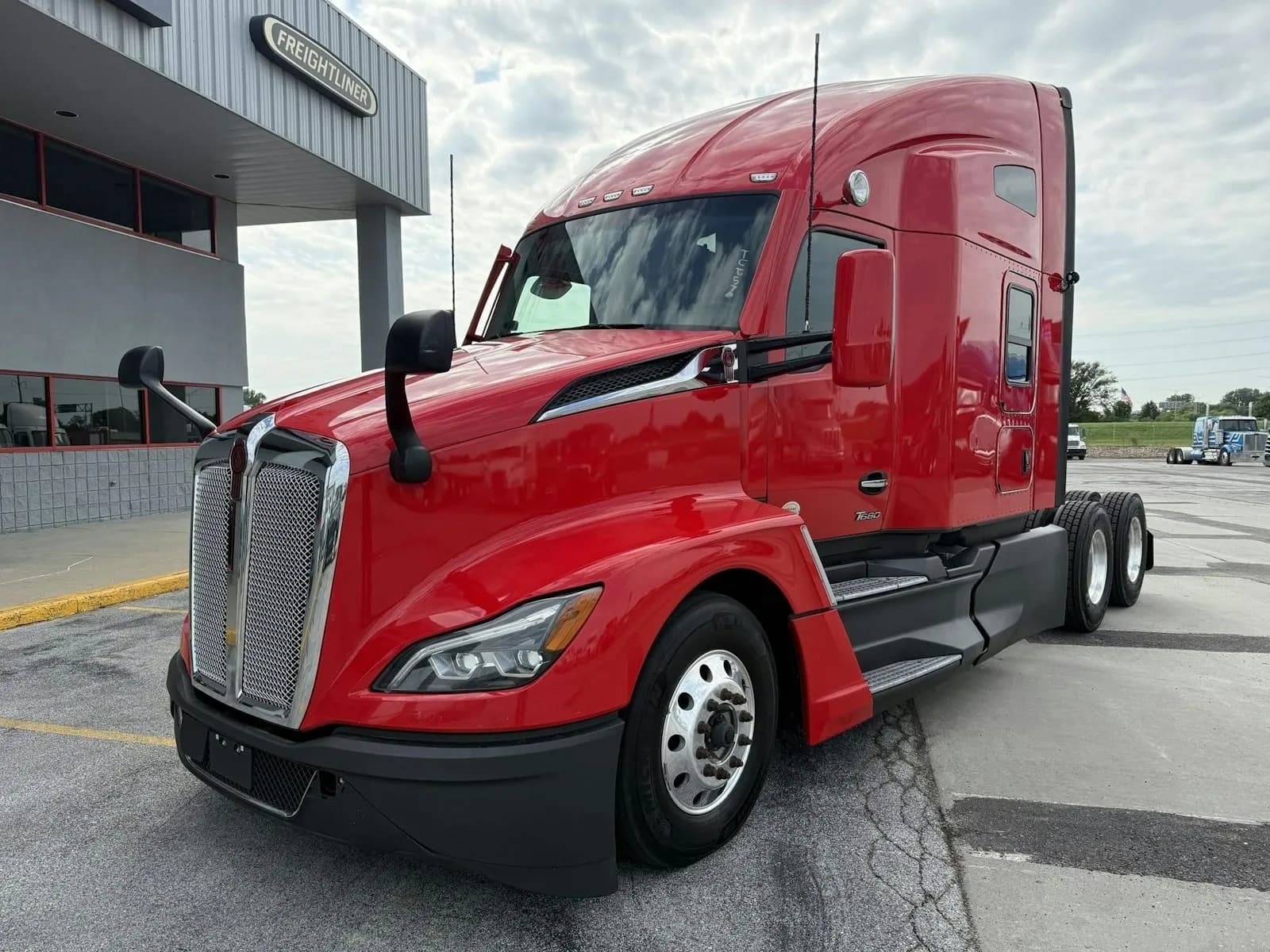 2023 Kenworth T680