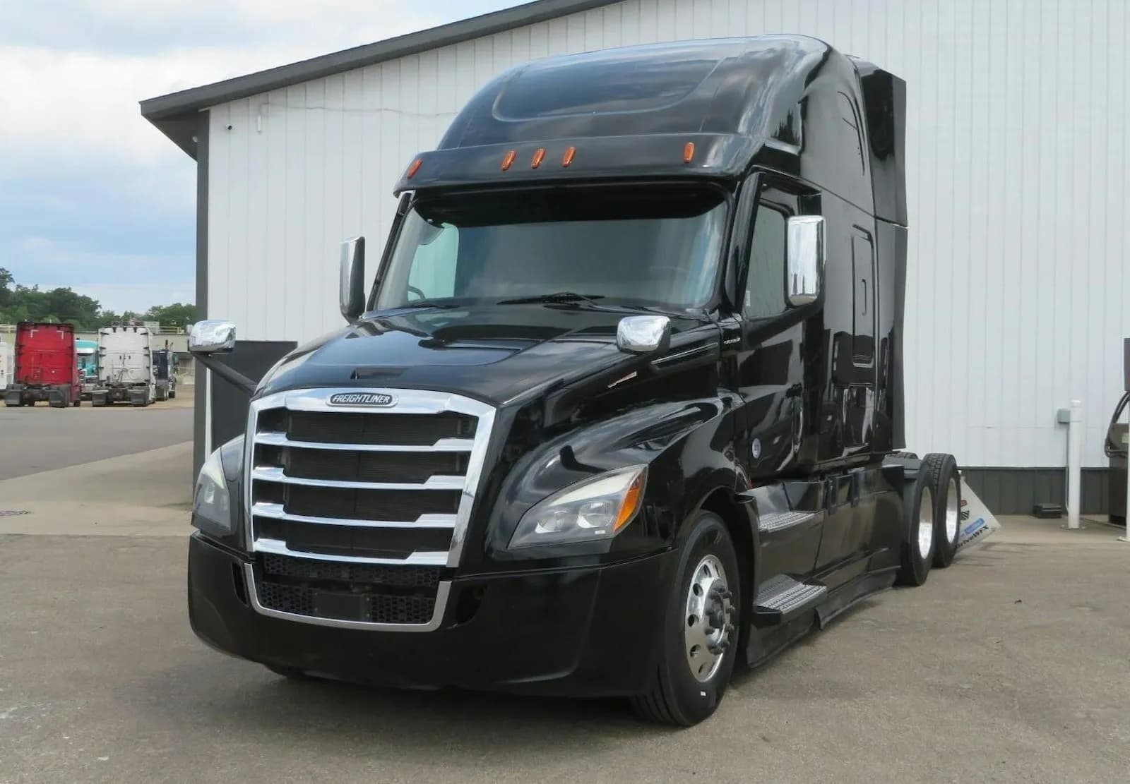 2022 Freightliner Cascadia - Sleeper