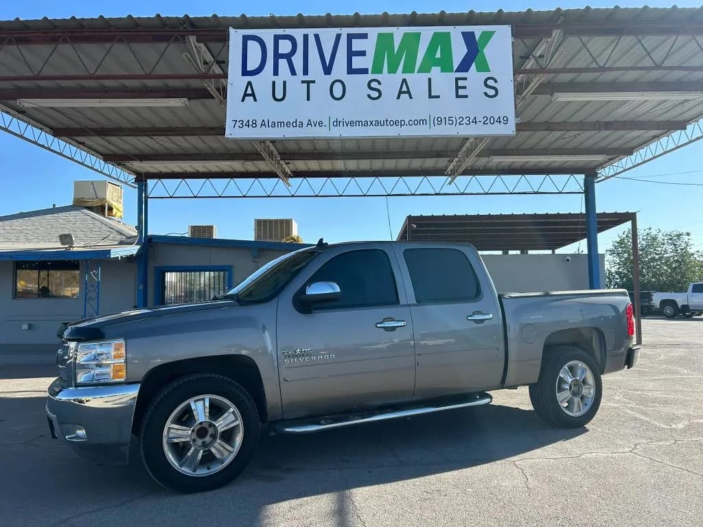2013 Chevrolet SILVERADO 1500 CREW CAB - Pickup