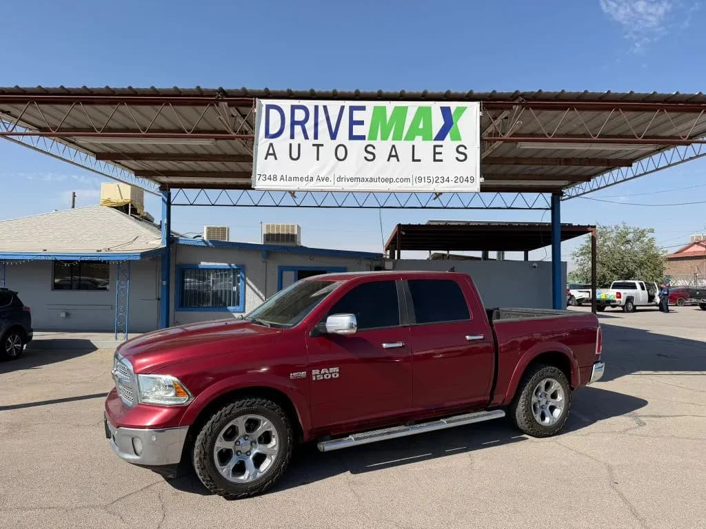 2015 Ram 1500 CREW CAB - Pickup