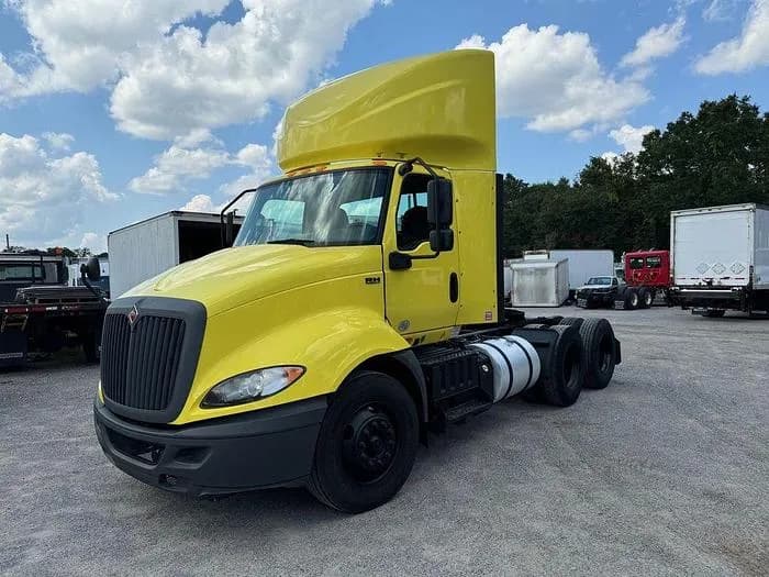 2018 International RH Series Day Cab - Day Cab