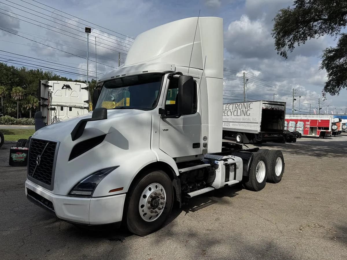 2020 Volvo VNR