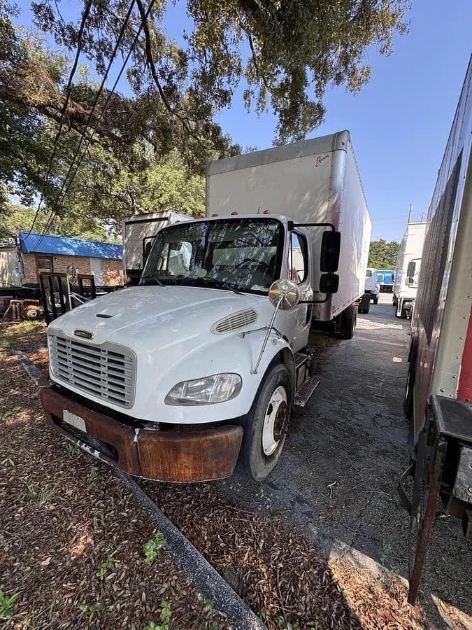 2014 Freightliner M2 106 - Vans
