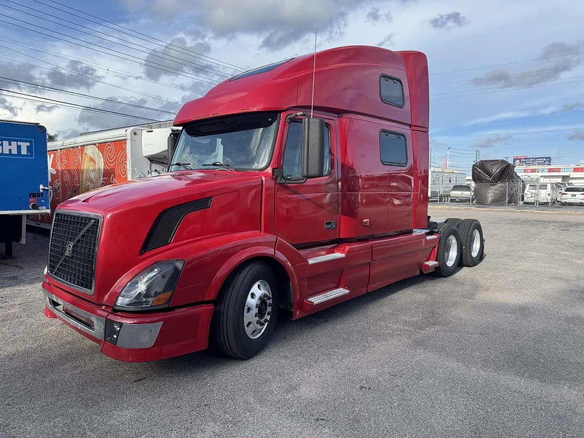 2007 Volvo VNL 780 - Sleeper