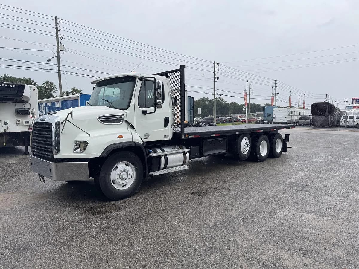 2014 Freightliner 114SD - Flatbed