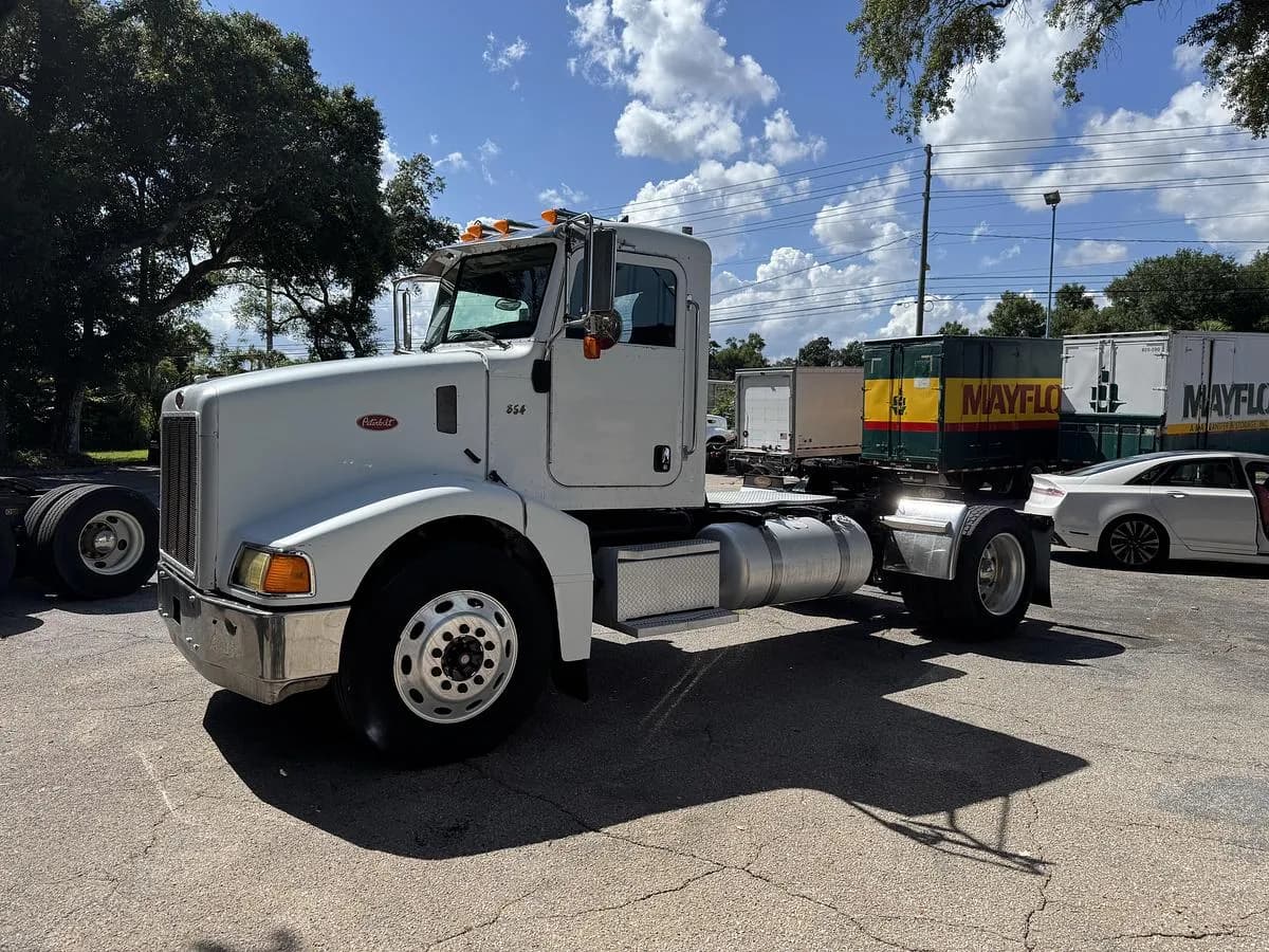 2006 Peterbilt 385 - Sleeper