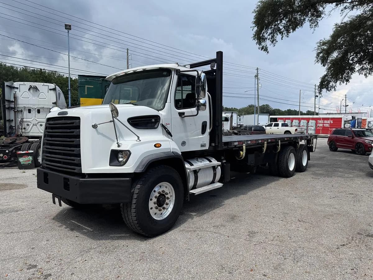 2016 Freightliner 108SD - Flatbed