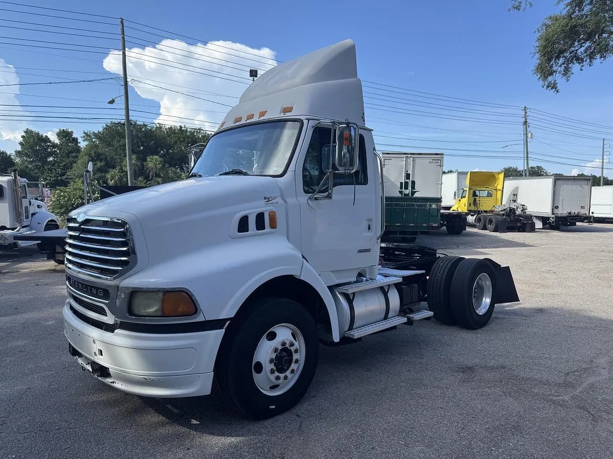 2004 Sterling A9500 - Sleeper