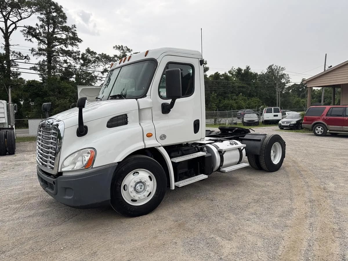2016 Freightliner Cascadia - Sleeper