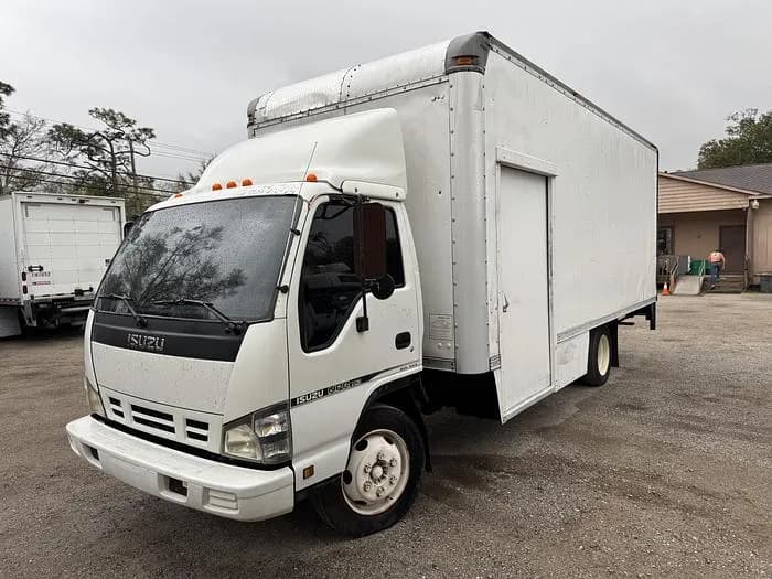 2007 Isuzu NPR HD