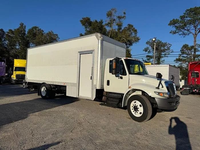2015 International Durastar 4300 - Sleeper