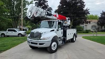 2019 International MV607 - Crane