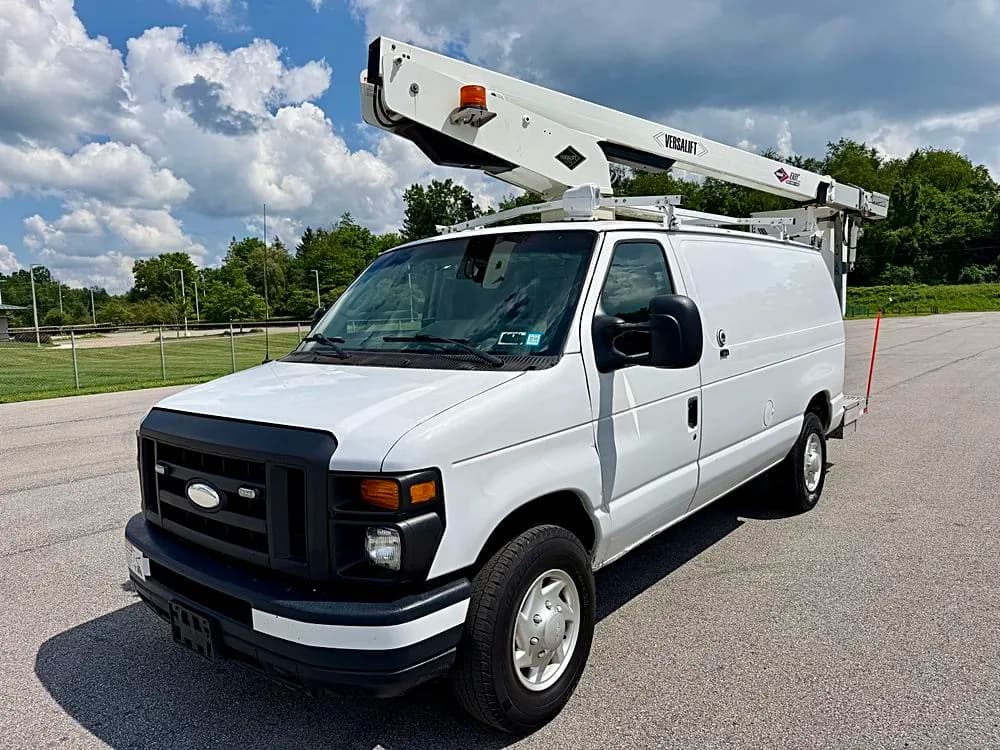 2014 Ford E-350 Super Duty - Vans