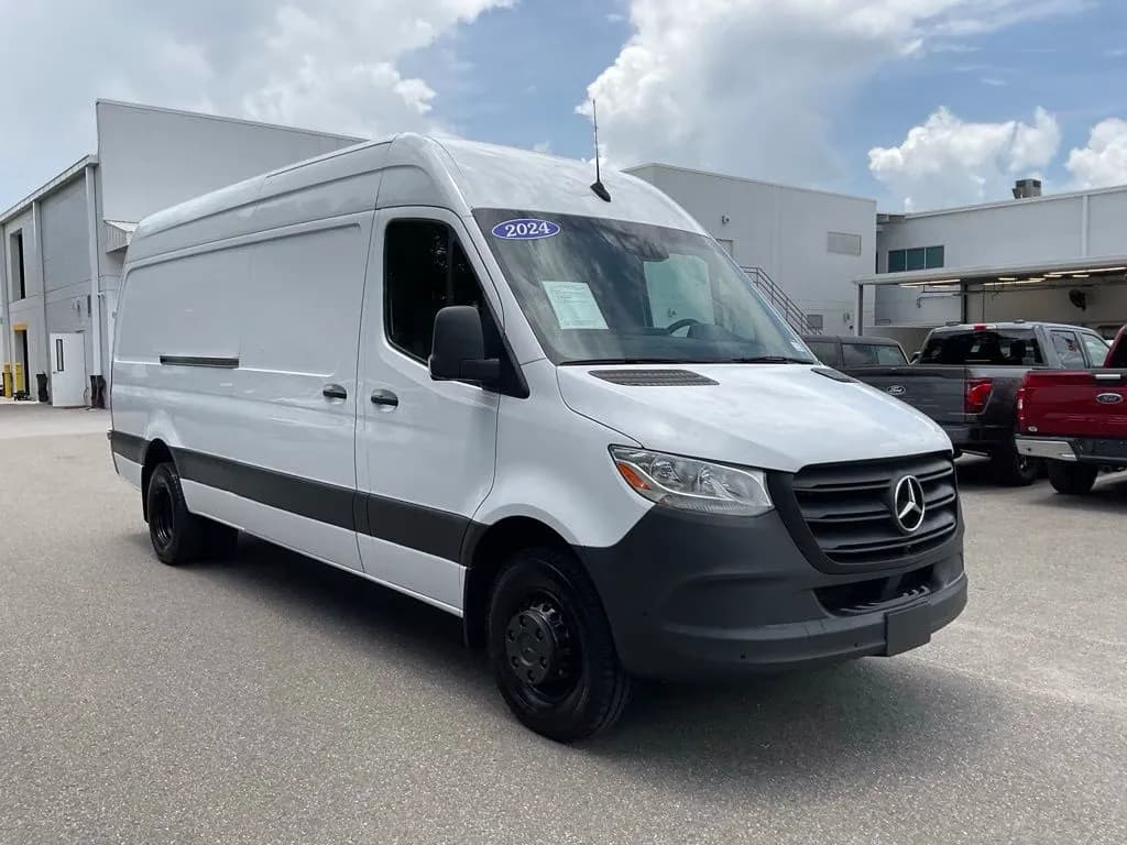 2024 Mercedes-Benz Sprinter 3500 - Vans