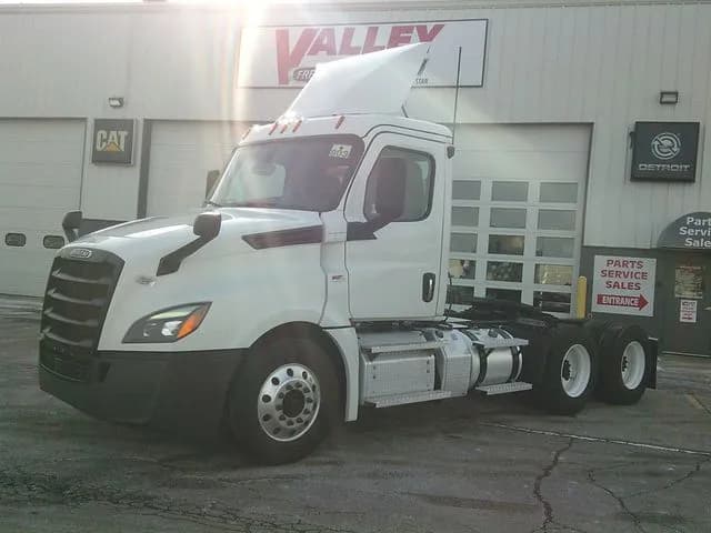 2020 Freightliner PT126DC 2020 - Day Cab
