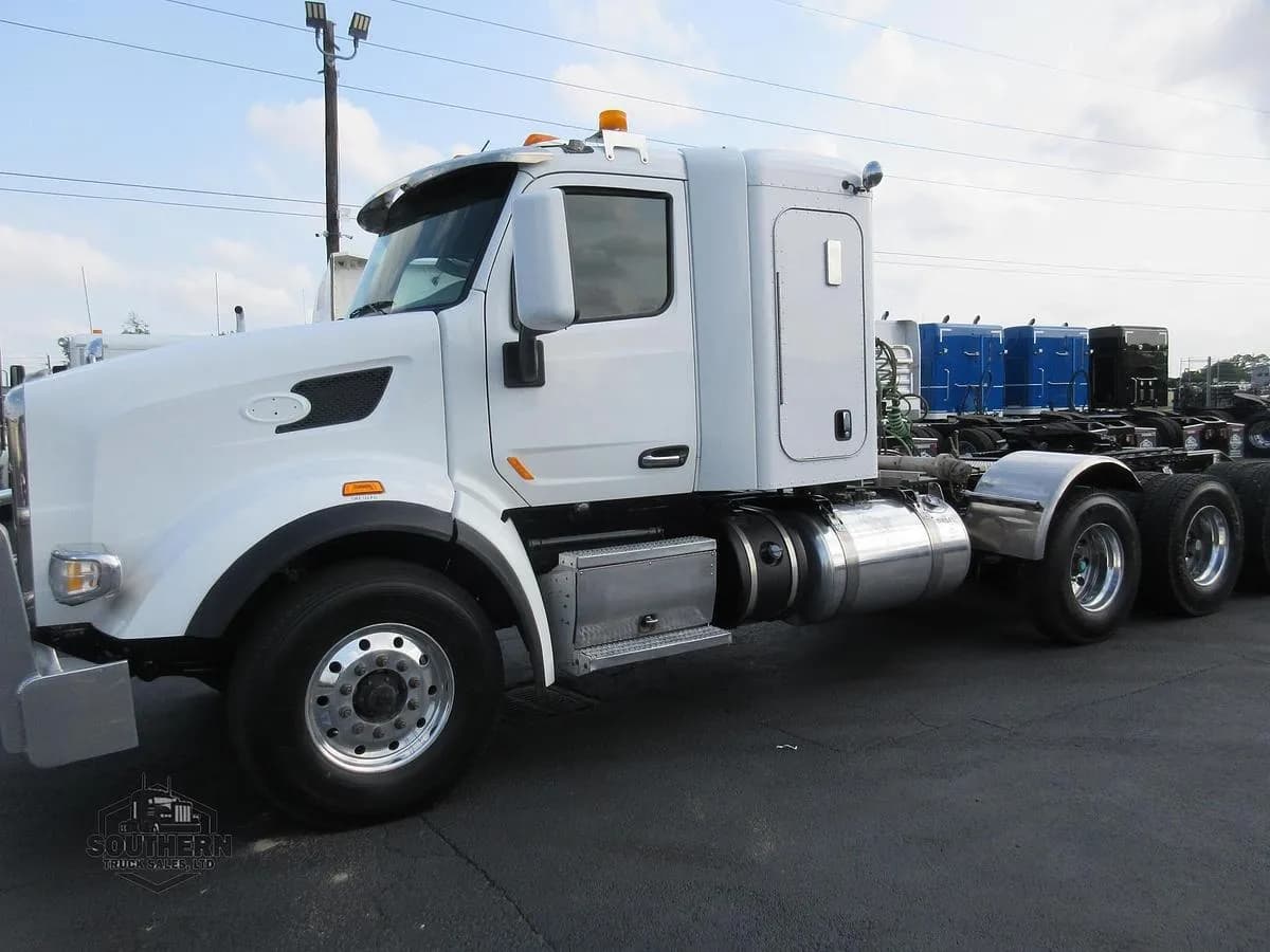 2019 Peterbilt 567 - Sleeper