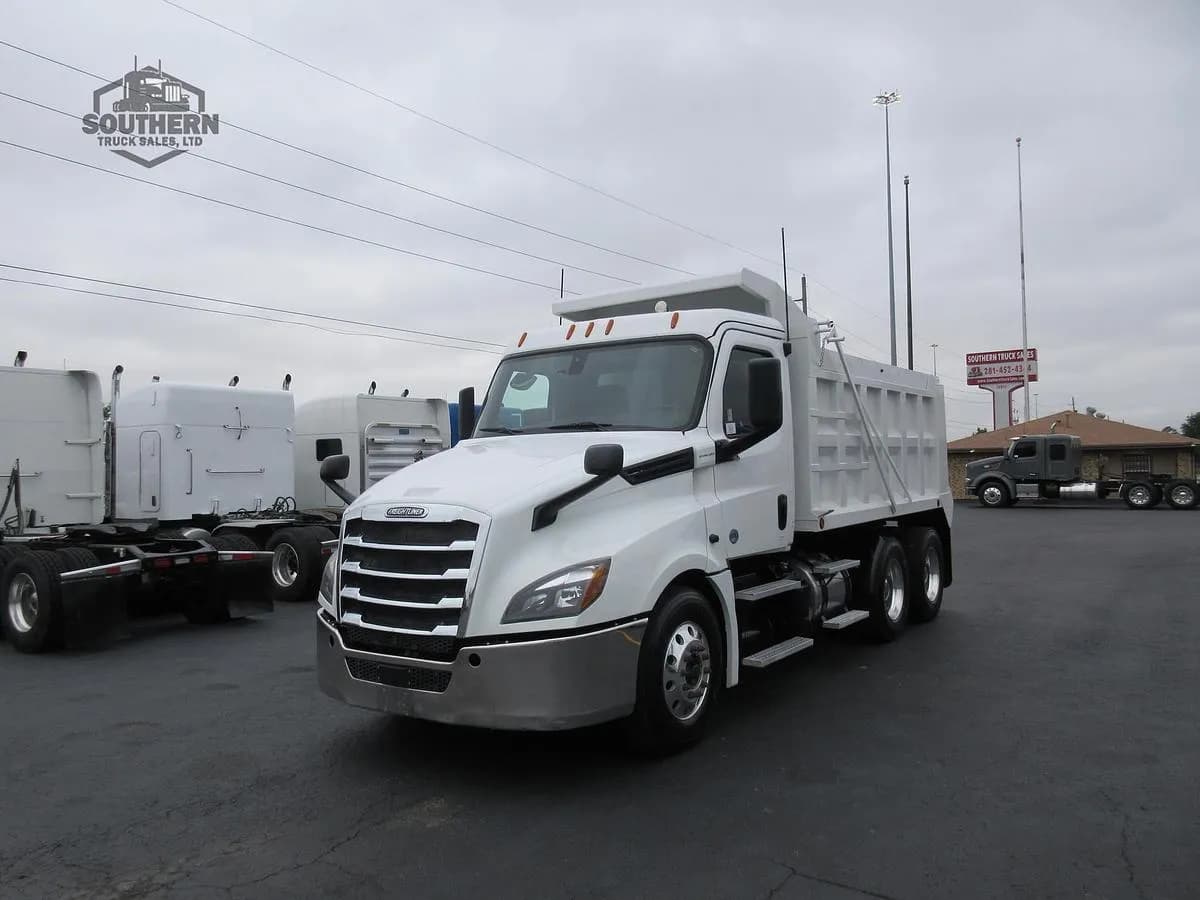 2019 Freightliner Cascadia - Dump
