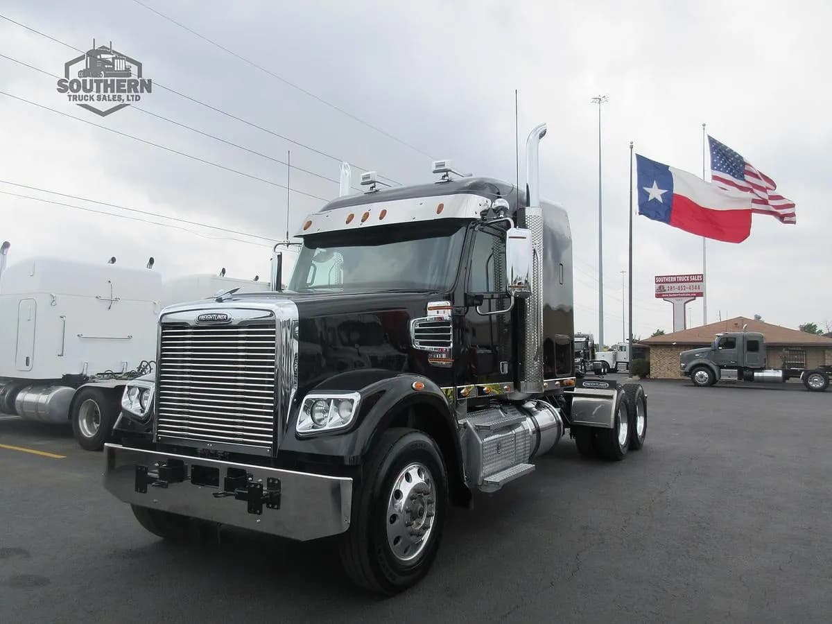 2023 Freightliner Coronado - Sleeper