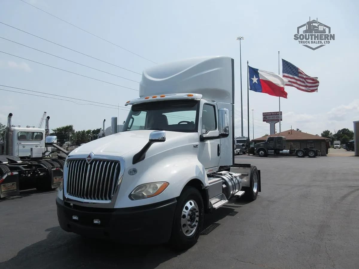 2018 International LT - Day Cab