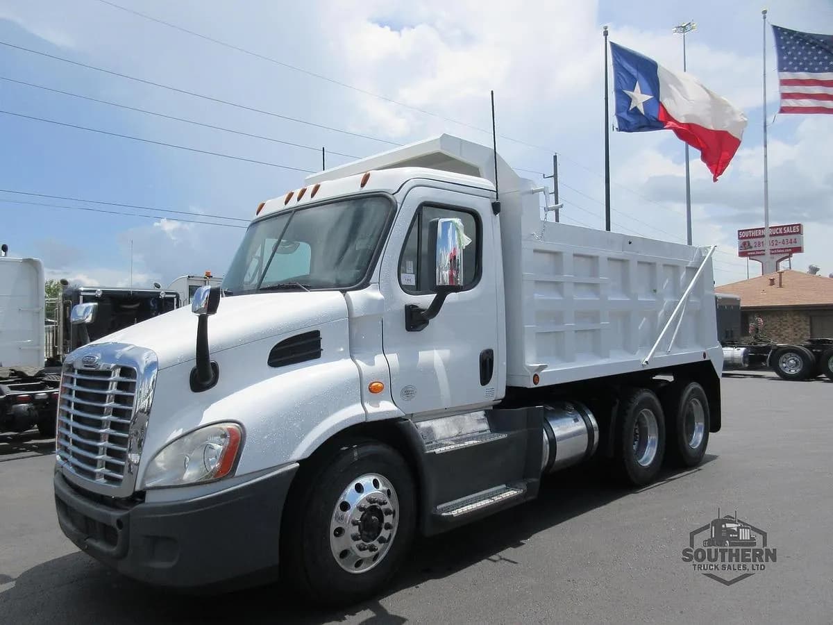 2019 Freightliner Cascadia - Dump