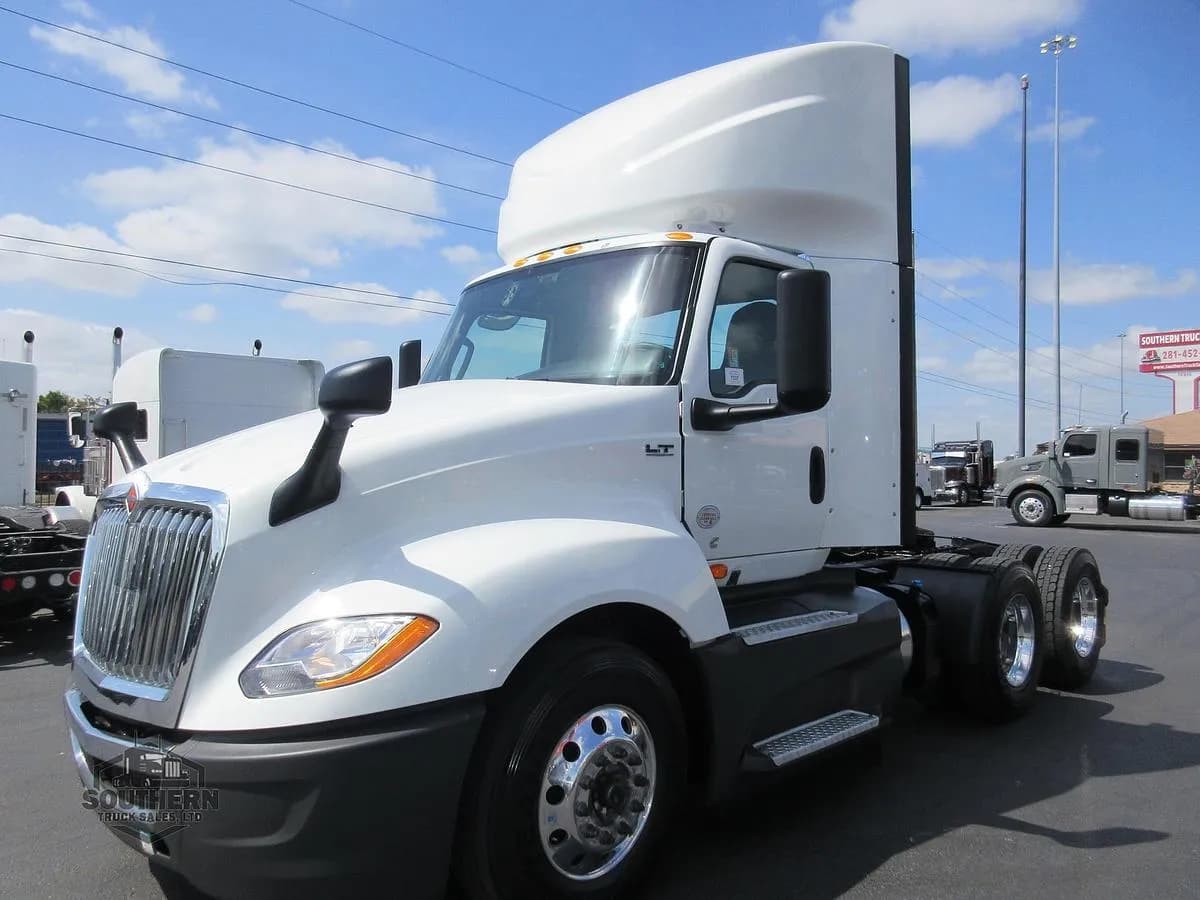 2021 International LT - Day Cab